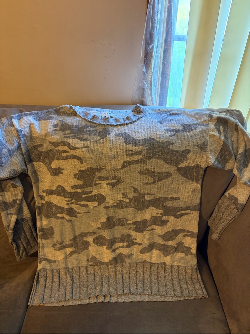 BKE Women's Camo Crewneck Sweater in Gray and Taupe